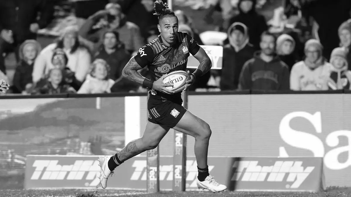 SYDNEY, AUSTRALIA - JUNE 12: Sean Wainui of the Chiefs scores his second try during the round five Super Rugby Trans Tasman match between the NSW Waratahs and Chiefs at Brookvale Oval on June 12, 2021 in Sydney, Australia. Photo by Pete Dovgan/Speed Media/Icon Sportswire RUGBY: JUN 12 Super Rugby Trans Tasman Rd 5 - Waratahs v Chiefs Icon2106120008 