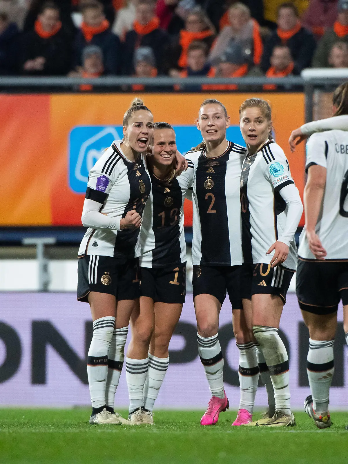 Giulia Gwinn Deutschland, 15, Klara Buehl Deutschland, 19, Sarai Linder Deutschland, 02, Sjoeke Nuesken Deutschland, 20, Lena Oberdorf Deutschland, 06, Sjoeke Nuesken Deutschland, 20 jubeln ueber das Tor zum 0:1, NED, Niederlande NED vs Deutschland GER, UEFA Frauen Fussball Nations League Finals, Spiel um Platz 3, 28.02.2024 NED, Niederlande NED vs Deutschland GER, UEFA Frauen Fussball Nations League Finals, Spiel um Platz 3, 28.02.2024 Heerenveen *** Giulia Gwinn Germany, 15 , Klara Buehl Germany, 19 , Sarai Linder Germany, 02 , Sjoeke Nuesken Germany, 20 , Lena Oberdorf Germany, 06 , Sjoeke Nuesken Germany, 20 celebrate the goal for 0 1, NED, Netherlands NED vs Germany GER , UEFA Womens Football Nations League Finals, 3rd place match, 28 02 2024 NED, Netherlands NED vs Germany GER , UEFA Womens Football Nations League Finals, 3rd place match, 28 02 2024 Heerenveen Copyright: xEibner-Pressefoto/Memmlerx EP_MMR
