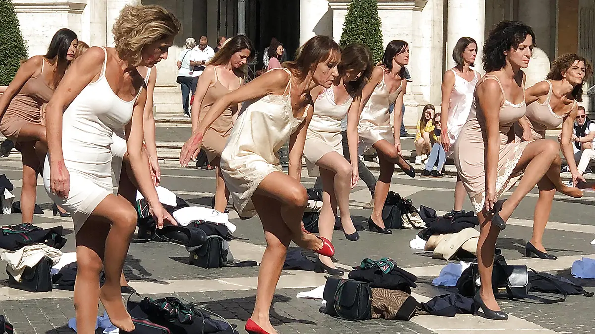 Rome, Flashmob of the Ita Arways hostesses in the Campidoglio to protest in solidarity with colleagues who were forced to sign a humiliating and mortifying company contract Pictured: PUBLICATIONxINxGERxAUTxONLY Copyright: xPieroxTenaglix/xIPAx/xPieroxTenaglix