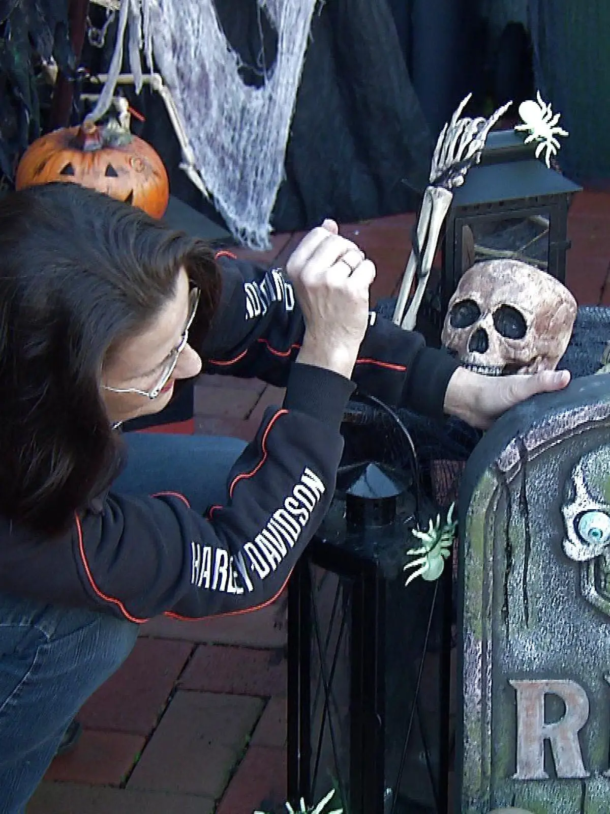 Karin Happe aus Kassel mit Halloween-Deko