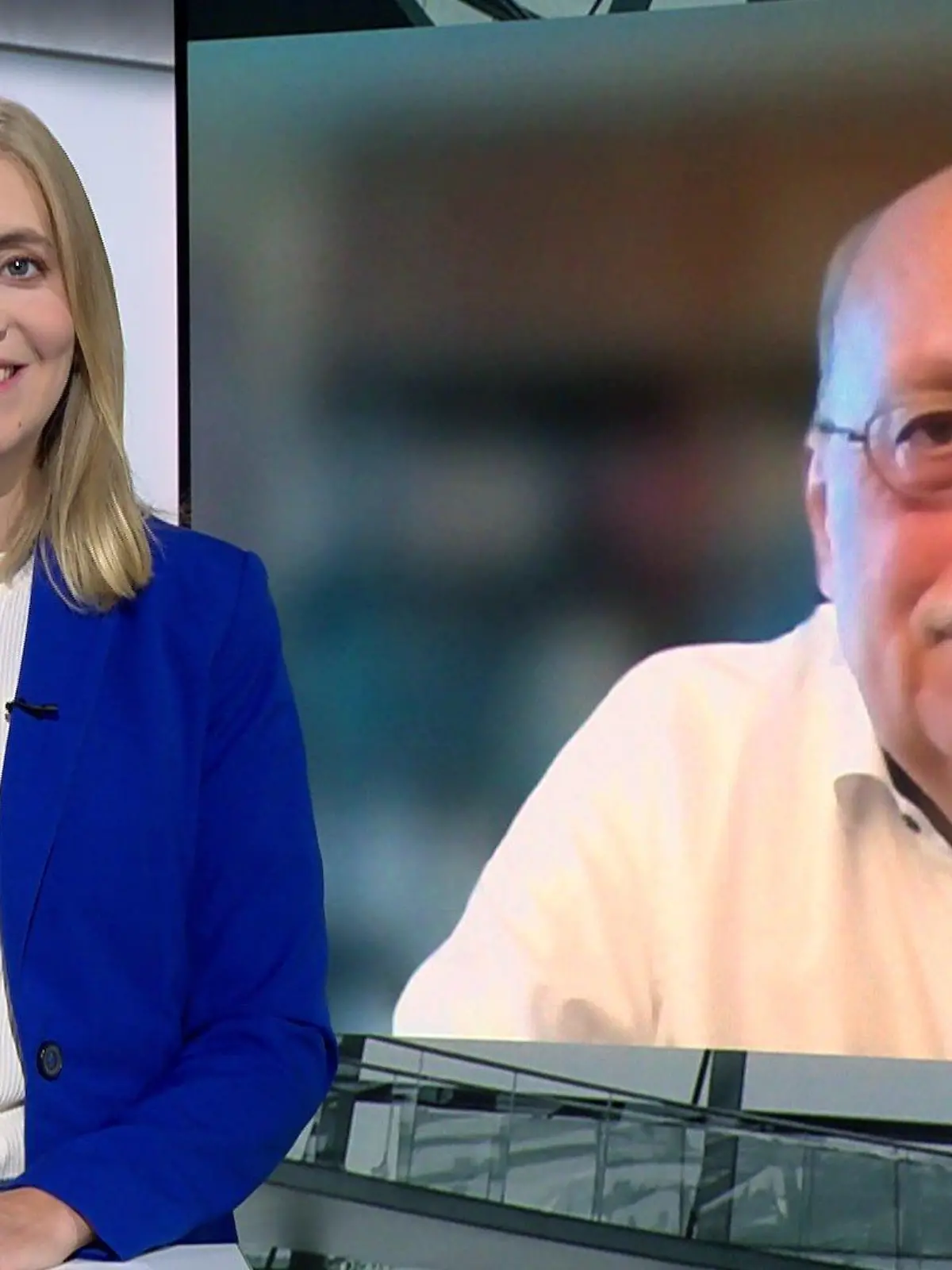 Nele Balgo spricht mit Prof. Joachim Krause