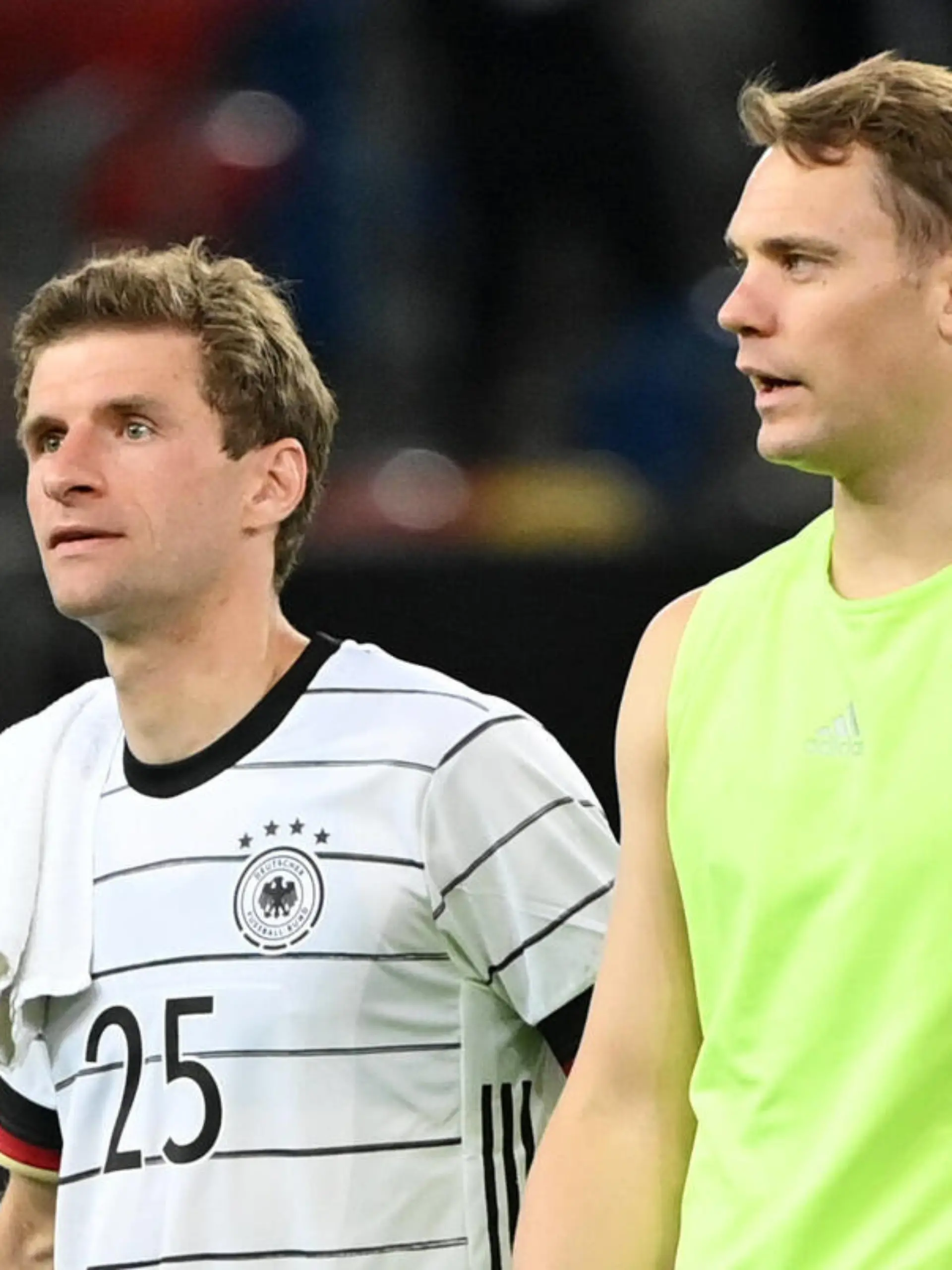 Thomas Müller Deutschland, Torwart Manuel Neuer Deutschland, v.li. 07.06.2021, Fussball GER, Länderspiel, Deutschland - Lettland 7:1, Foto: Maik Hölter/TEAM2sportphoto ***DFB regulations prohibit any use of photographs as image sequences and/or quasi-video.*** Duesseldorf Merkur Spiel Arena Nordrhein Westfalen Deutschland *** Thomas Müller Germany , Goalkeeper Manuel Neuer Germany , v li 07 06 2021, Football GER, International match, Germany Latvia 7 1, Photo Maik Hölter TEAM2sportphoto DFB regulations prohibit any use of photographs as image sequences and or quasi video Duesseldorf Merkur Spiel Arena Nordrhein Westfalen Germany Team2 