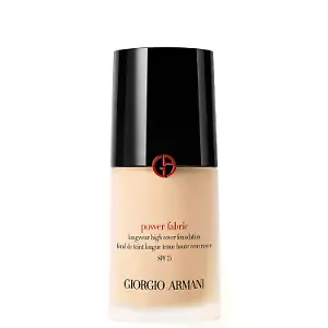 "Powder Fabric"-Foundation von Giorgío Armani