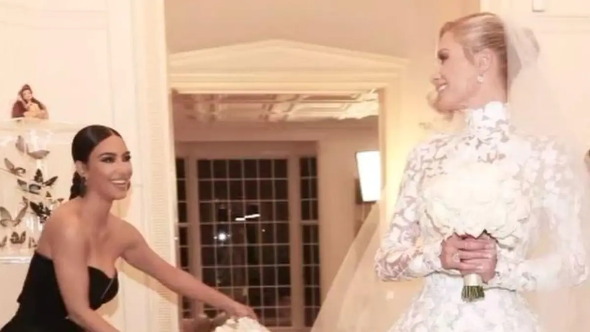 Paris Hilton und Kim Kardashian und Paris' Hochzeit