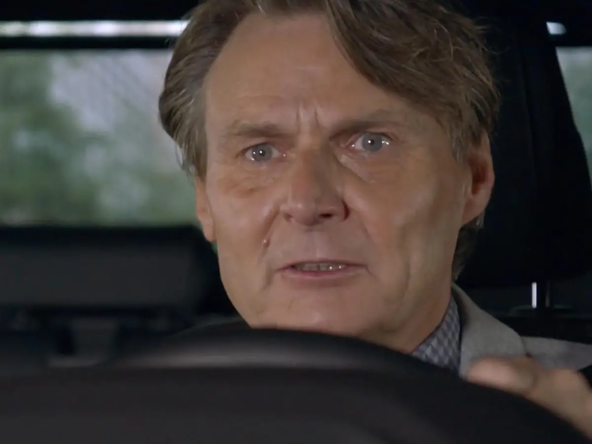 GZSZ-Folge 7387 vom 17.11.2021: Jo wird an ein trauriges Ereignis erinnert