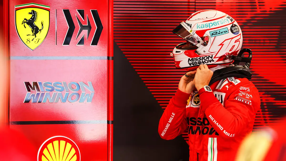 LECLERC Charles mco, Scuderia Ferrari SF21, portrait during the Formula 1 Heineken Grande Premio De Sao Paulo 2021, Sao Paulo Grand Prix, 19th round of the 2021 FIA Formula One World Championship, WM, Weltmeisterschaft from November 12 to 14, 2021 on the Interlagos Circuit, in Sao Paulo, Brazil - F1 - SAO PAULO GRAND PRIX 2021 - RACE DPPI/Panoramic PUBLICATIONxNOTxINxFRAxITAxBEL 00121040_AV6_5807