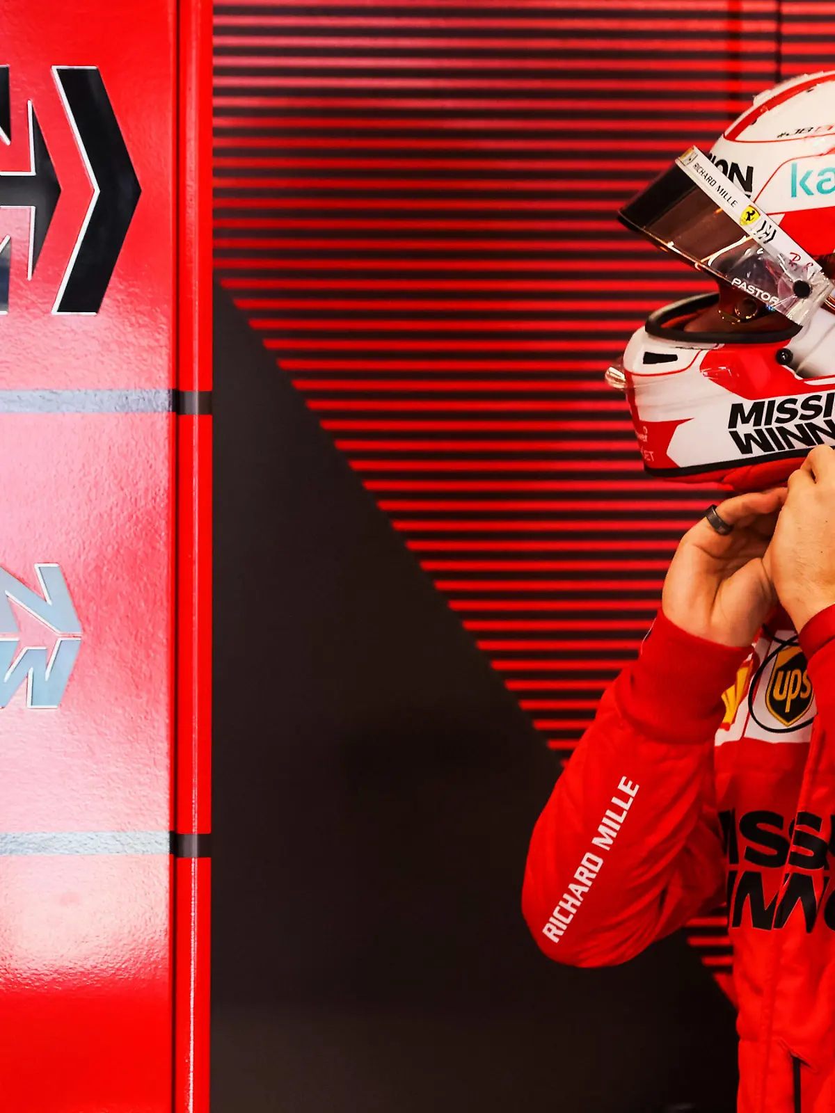 LECLERC Charles mco, Scuderia Ferrari SF21, portrait during the Formula 1 Heineken Grande Premio De Sao Paulo 2021, Sao Paulo Grand Prix, 19th round of the 2021 FIA Formula One World Championship, WM, Weltmeisterschaft from November 12 to 14, 2021 on the Interlagos Circuit, in Sao Paulo, Brazil - F1 - SAO PAULO GRAND PRIX 2021 - RACE DPPI/Panoramic PUBLICATIONxNOTxINxFRAxITAxBEL 00121040_AV6_5807 