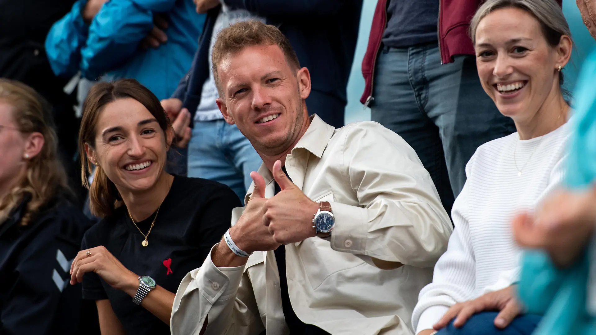 Julian Nagelsmann Coach FC Bayern Muenchen and his girlfriend Lena Wurzenberger Journalist watching Beachvolleyball, STAM Katja, SCHOON Raisa NED vs. GRAUDINA Tina, KRAVCENOKA Anastasija LAT, Womens Semifinal, GER, Beach volleyball, Beachvolleyball Women Beachvolleyball Frauen, European Championships Munich 2022, 19.08.2022 Photo: Eibner/Memmler GER, Beach Volleyball Women Beachvolleyball Frauen, European Championships Munich 2022, 19.08.2022 Munich *** Julian Nagelsmann Coach FC Bayern Muenchen and his girlfriend Lena Wurzenberger Journalist watching Beachvolleyball, STAM Katja, SCHOON Raisa NED vs GRAUDINA Tina, KRAVCENOKA Anastasija LAT , Womens Semifinal, GER, Beach Volleyball Women Beachvolleyball Women , European Championships Munich 2022, 19 08 2022 Photo Eibner Memmler GER, Beach Volleyball Women Beachvolleyball Women , European Championships Munich 2022, 19 08 2022 Munich Copyright: xEibner/Memmlerx EP_MMR