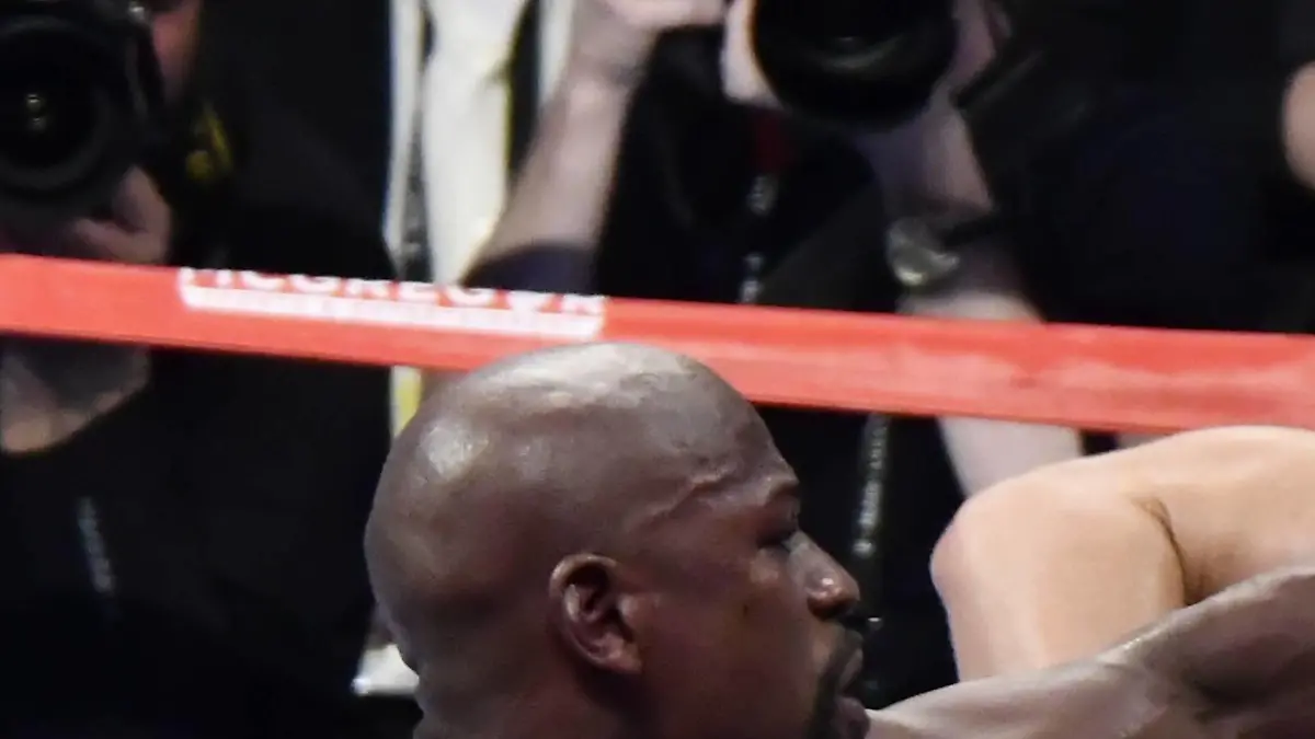 Aug 26,2017. Las Vegas NV. ( IN blk-gld trunks) Floyd Mayweather Jr.goes 10 rounds with Conor McGregor Saturday at the T-Mobile arena in Las Vegas. Floyd Mayweather Jr. took the win by TKO as the fight was stop in the 10th round. This was Floyd s last fight ending it at 50 wins..Photos by /LA DailyNews/SCNG/ZumaPress. Mayweahter -McGregor- FIGHT NIGHT PUBLICATIONxINxGERxSUIxAUTxONLY - ZUMAbl1_ 79900413st Copyright: xGenexBlevinsx

Aug 26 2017 Las Vegas appt in blk GLD trunks Floyd Mayweather JR goes 10 Rounds with Conor McGregor Saturday AT The T Mobile Arena in Las Vegas Floyd Mayweather JR took The Win by TKO AS The Fight what Stop in The 10th Round This what Floyd s Load Fight Ending It AT 50 Wins Photos by La Daily News SCNG ZUMAPRESS Mayweahter McGregor Fight Night PUBLICATIONxINxGERxSUIxAUTxONLY ZUMAbl1_  Copyright  