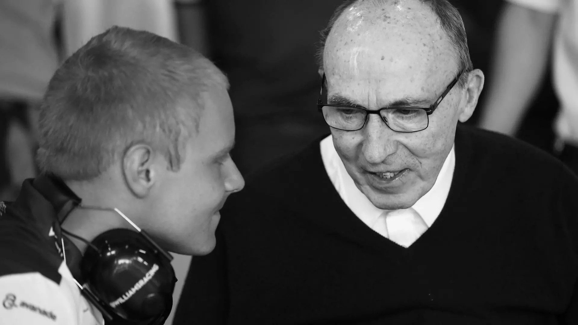 Silverstone, Northamptonshire, England. Friday 03 July 2015. Valtteri Bottas, Williams F1 talks with Sir Frank Williams, Team Principal, Williams F1. World _W2Q2606 PUBLICATIONxINxGERxSUIxAUTxHUNxONLY
Silverstone Northamptonshire England Friday 03 July 2015 Valtteri Botta Williams F1 Talks with Sir Frank Williams team Principal Williams F1 World PUBLICATIONxINxGERxSUIxAUTxHUNxONLY