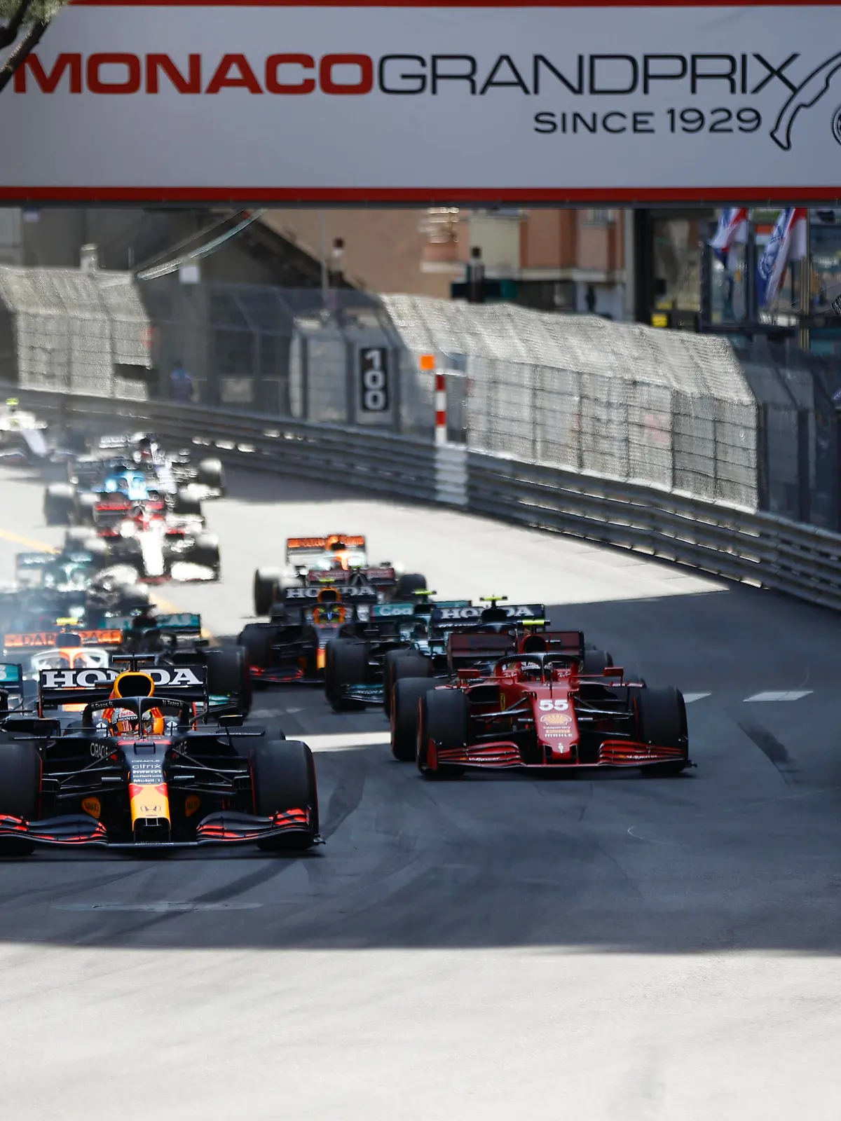 Formula 1 2021: Monaco GP CIRCUIT DE MONACO, MONACO - MAY 23: Max Verstappen, Red Bull Racing RB16B, leads Valtteri Bottas, Mercedes W12, Carlos Sainz, Ferrari SF21, and the rest of the field at the start during the Monaco GP at Circuit de Monaco on Sunday May 23, 2021 in Monte Carlo, Monaco. Photo by Andy Hone / LAT Images Images PUBLICATIONxINxGERxSUIxAUTxHUNxONLY GP2105_130241_ONZ7089 