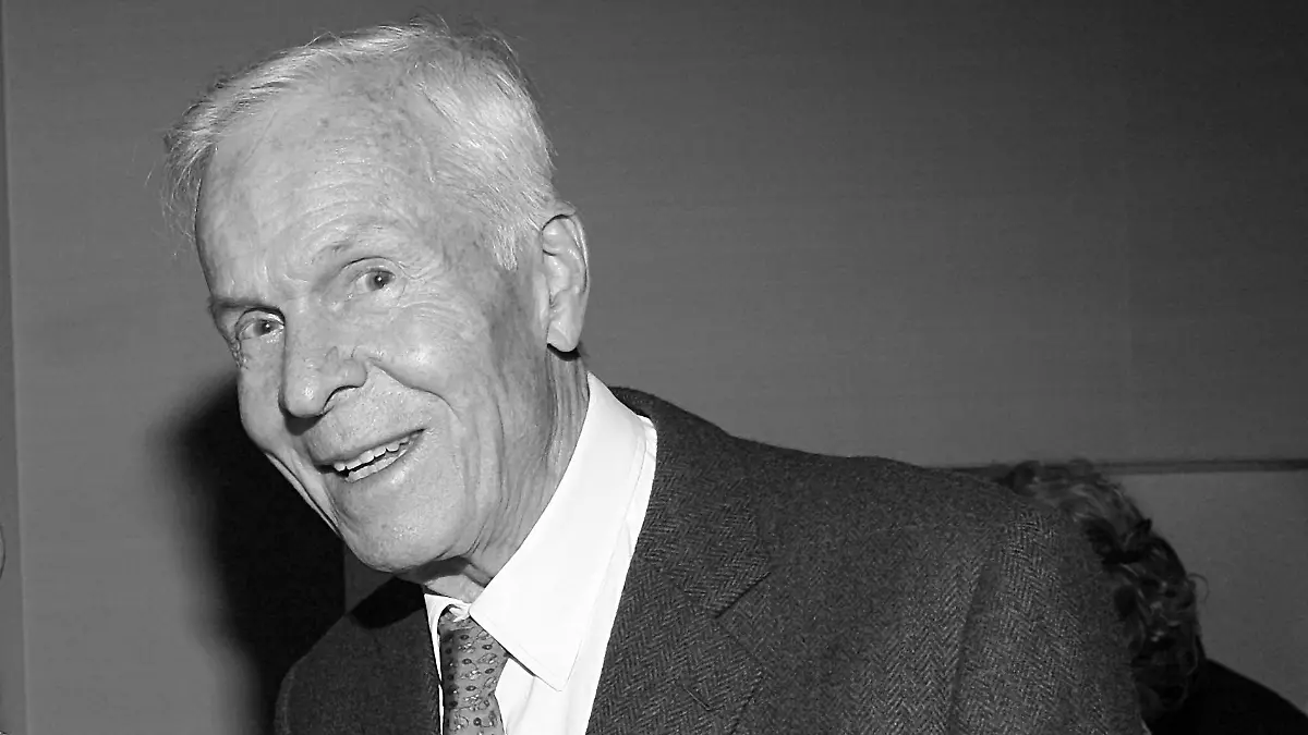 August Baron von Finck und seine Frau Francine besuchen am Mittwoch (25.03.2009) die Vernissage "Die Wittelsbacher und das Reich der Mitte" im Bayerischen Nationalmuseum in München (Obebayern). Vom 26.März bis 26.Juli 2009 können die Besucher hier 300 Exponate und Kunstgegenstände betrachten. Foto: Ursula Düren dpa +++(c) dpa - Report+++