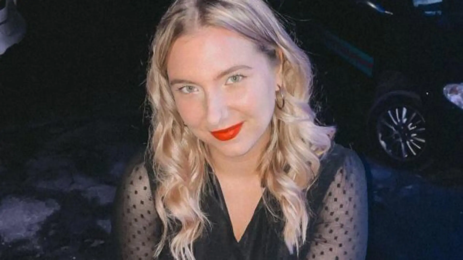 Joelina Karabas präsentiert ihren X-Mas-Party Look