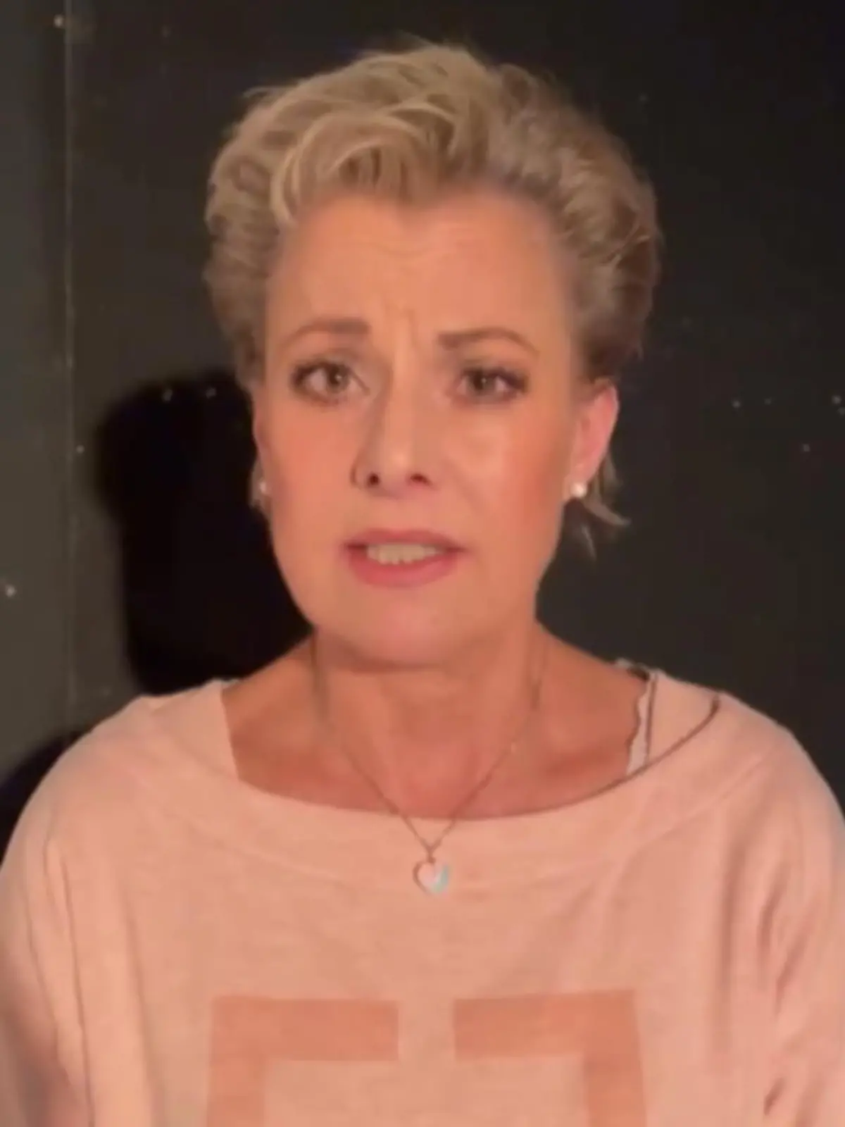 Comedy-Genie Mirco Nontschew ist im Alter von 52 Jahren verstorben. Freunde, Kollegen und ehemalige Weggefährten trauern jetzt um ihn. So auch seine "RTL Samstag Nacht"-Kollegin Tanja Schumann.