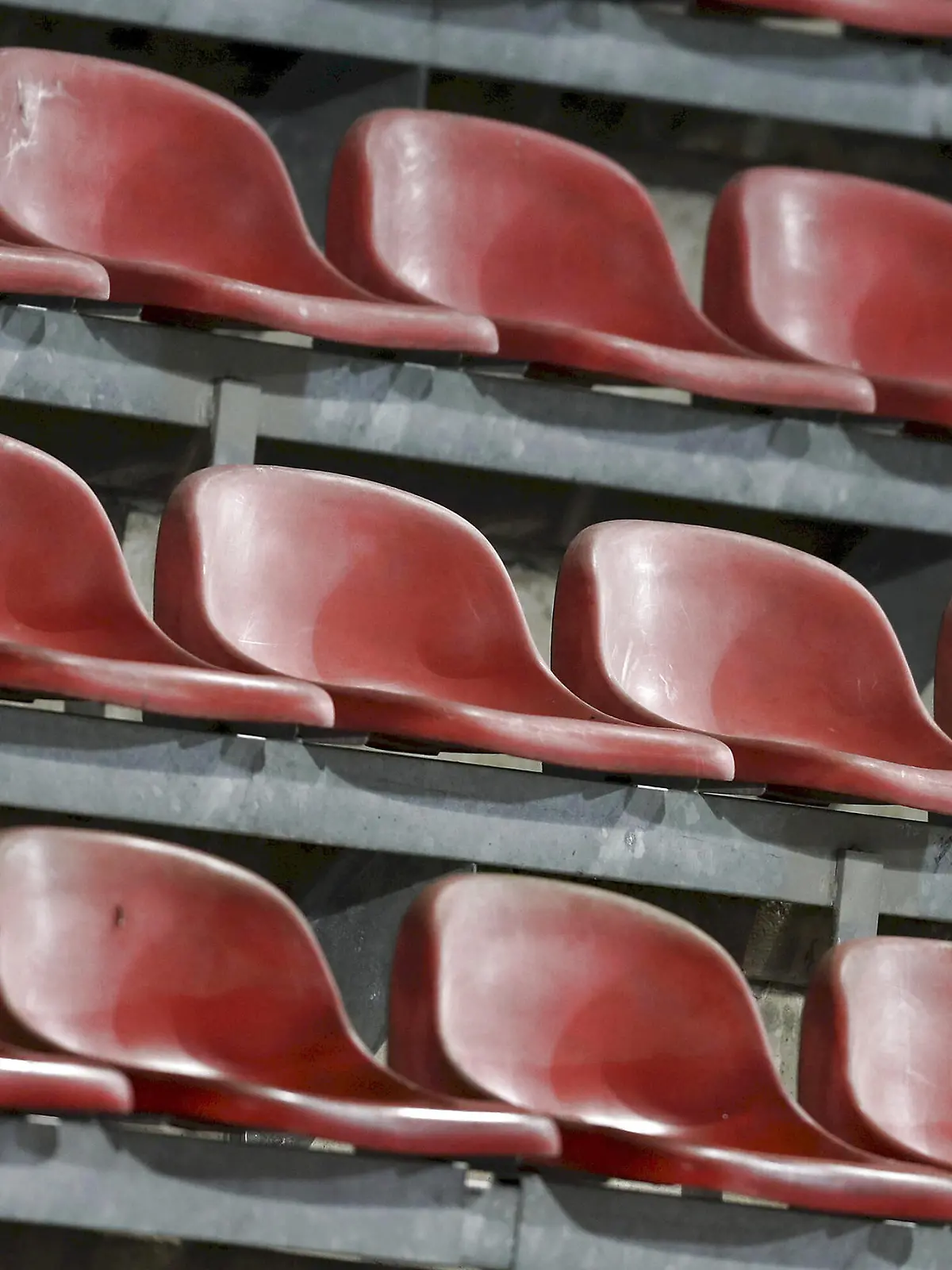 3. Liga FC Wuerzburger Kickers - Eintracht Braunschweig 30.11.2021 Symbolbild: Drohen dem Profi-Fussball demnaechst wieder Geisterspiele, 3. Liga, FC Wuerzburger Kickers - Eintracht Braunschweig, 30.11.2021, Wuerzburg, FLYERALARM Arena *** 3 Liga FC Wuerzburger Kickers Eintracht Braunschweig 30 11 2021 Symbol picture Will professional football be threatened by ghost games again, 3 Liga, FC Wuerzburger Kickers Eintracht Braunschweig, 30 11 2021, Wuerzburg, FLYERALARM Arena Copyright: xBEAUTIFULxSPORTS/JulienxChristx 