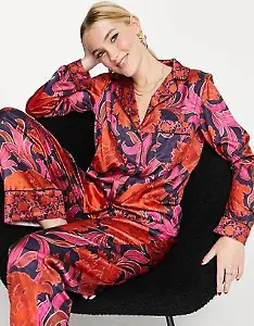 Hope & Ivy –  Pyjama-Set mit Scrunchie-Haarband