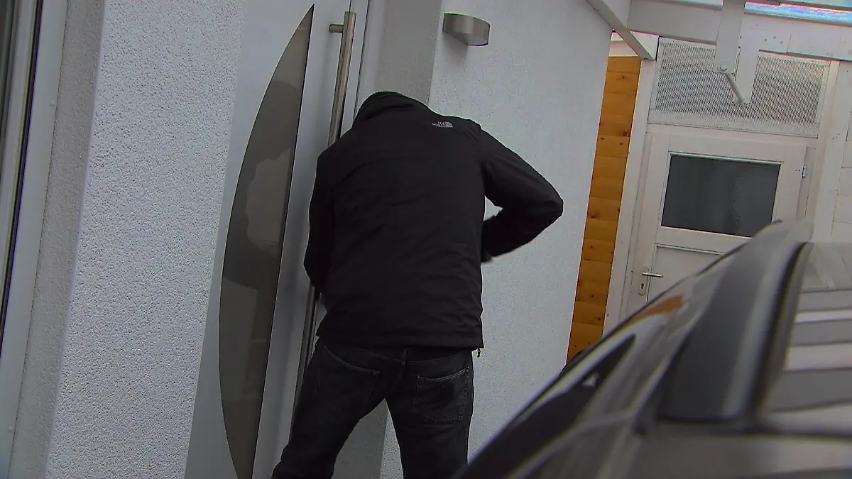 Familie Fritzler ertappte Einbrecher in ihrem Haus auf frischer Tat und nahm die Verfolgung auf.