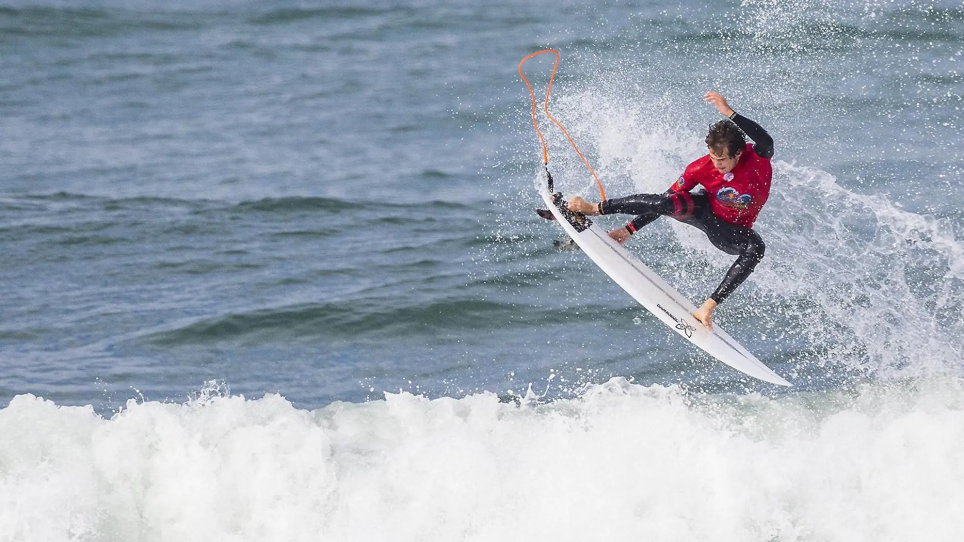 October 8, 2018 - Hossegor, Landes, France - KALANI DAVID (HAW) surfing in Qualifying Round 2 Heat 1 of the WSL Redbull Airborne event in Hossegor, France. Surfing 2018: Redbull Airborne France - ZUMAz03_ 20181008_sha_z03_516 Copyright: xDamienxPoullenotx