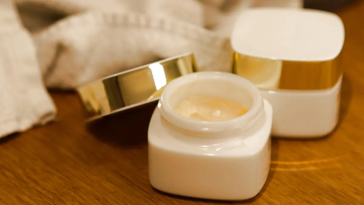 Bei der richtigen Gesichtspflege kommt es vor allem auf die Inhaltsstoffe an