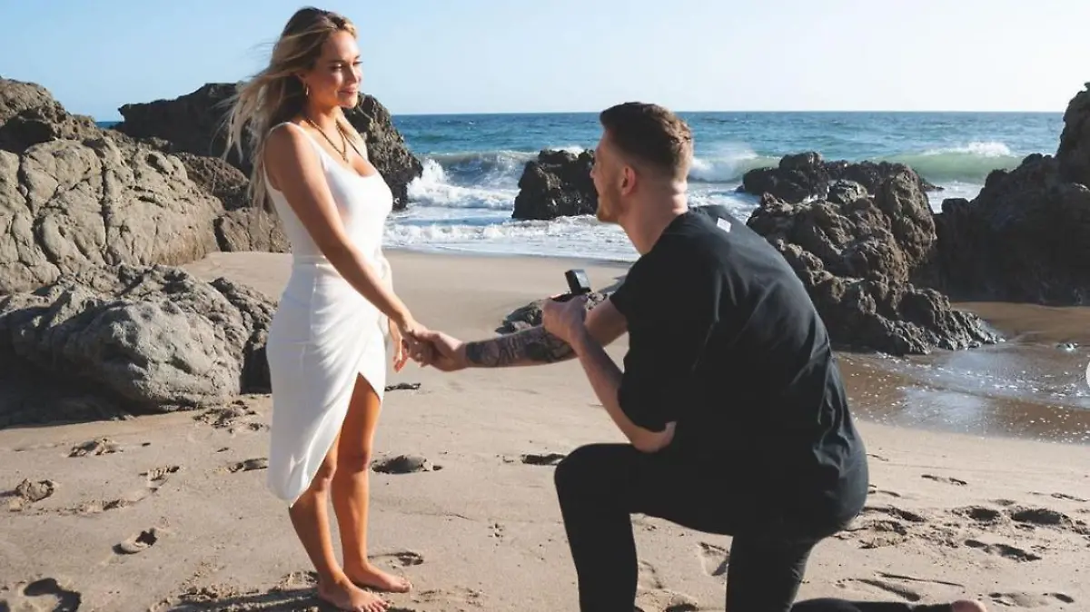 Isaiah Hartenstein hält um die Hand von Kourtney Kellar an.