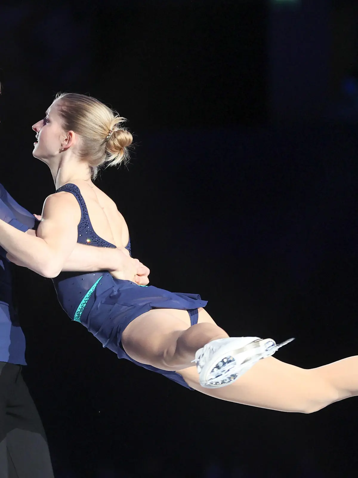  TALLINN, ESTONIA  JANUARY 16, 2022: Pair skaters Minerva Fabienne Hase and Nolan Seegert of Germany perform at an exhibition gala at the 2022 ISU European Figure skating, Eiskunstlauf Championships at the Tondiraba Ice Hall. Sergei Bobylev/TASS PUBLICATIONxINxGERxAUTxONLY TS11F5CE