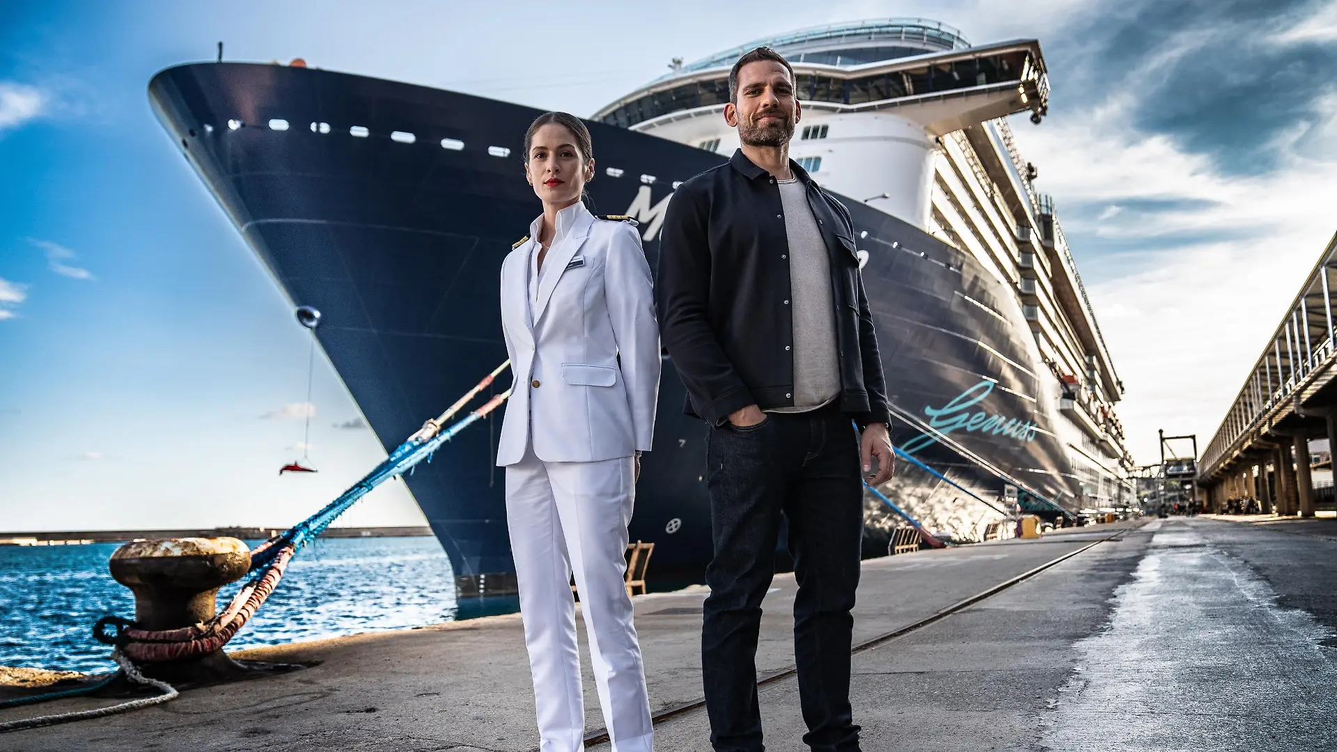 Henriette (Anna Puck), Eric (Moritz Otto).
Die Verwendung des sendungsbezogenen Materials ist nur mit dem Hinweis und Verlinkung auf TVNOW gestattet.