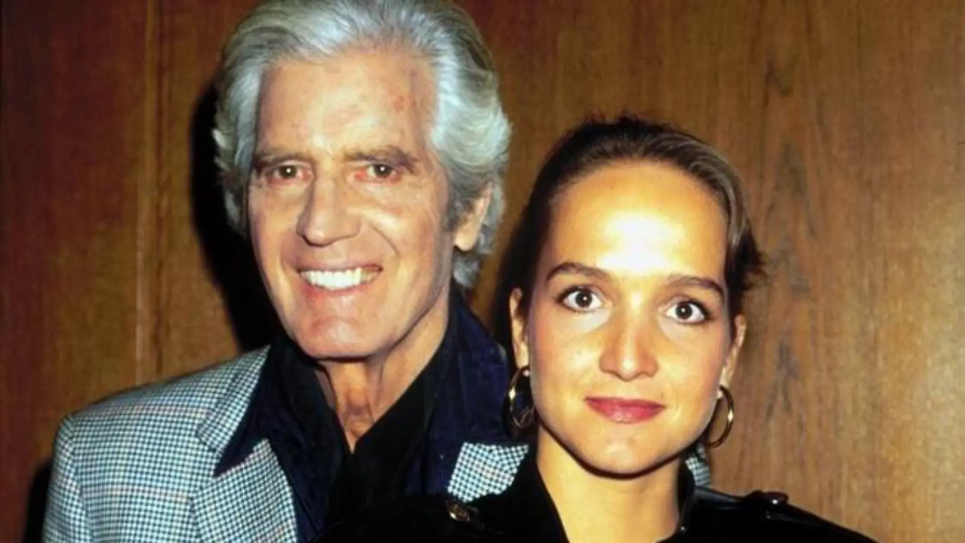 Paul Hubschmid mit Stieftochter Anouschka;Renzi, ARD TV-Serie "Jolly Joker" 1991, (Photo by Peter Bischoff/Getty Images)
