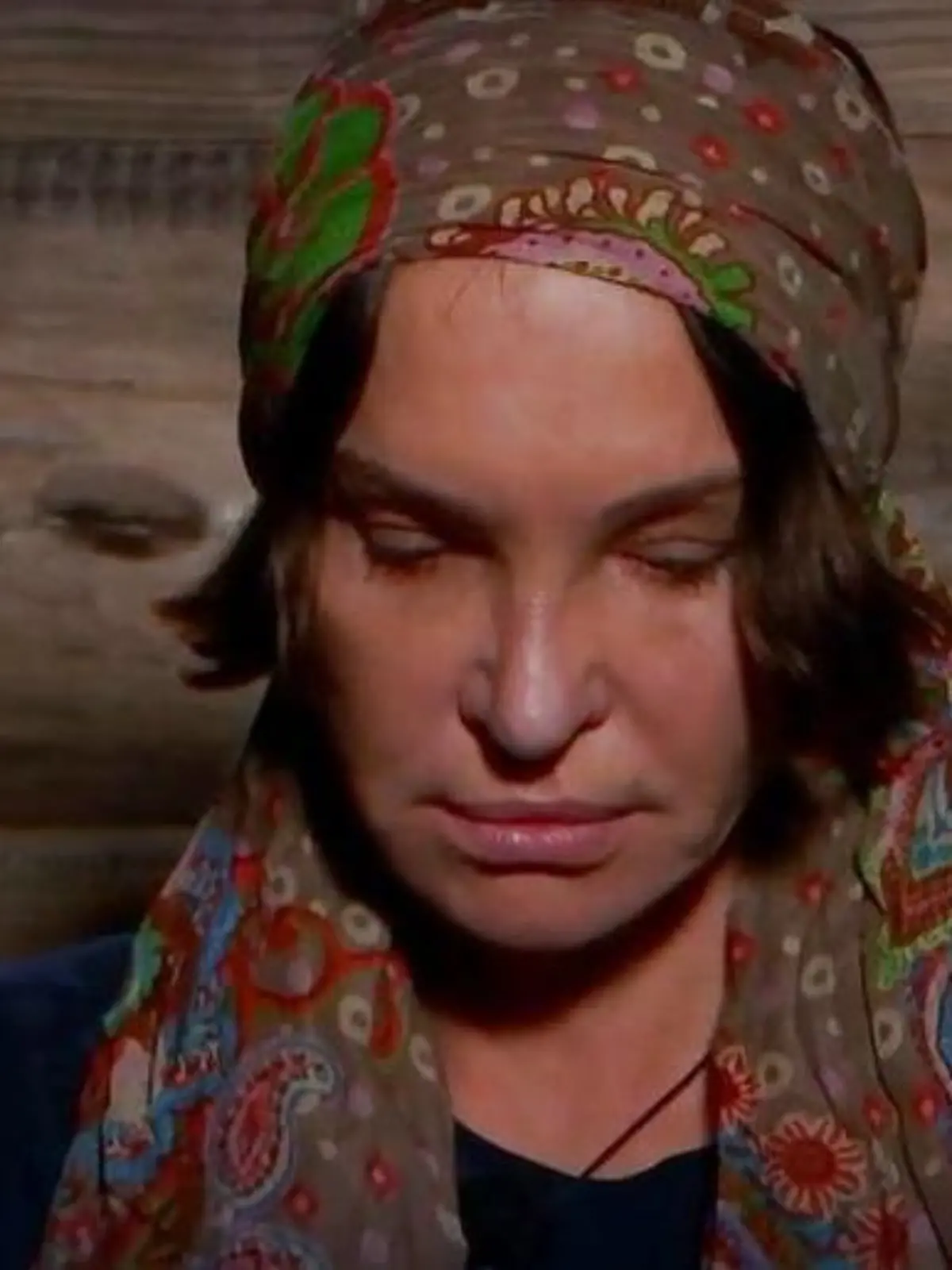Anouschka Renzi zeigt sich an Tag 13 im Dschungelcamp ganz emotional.