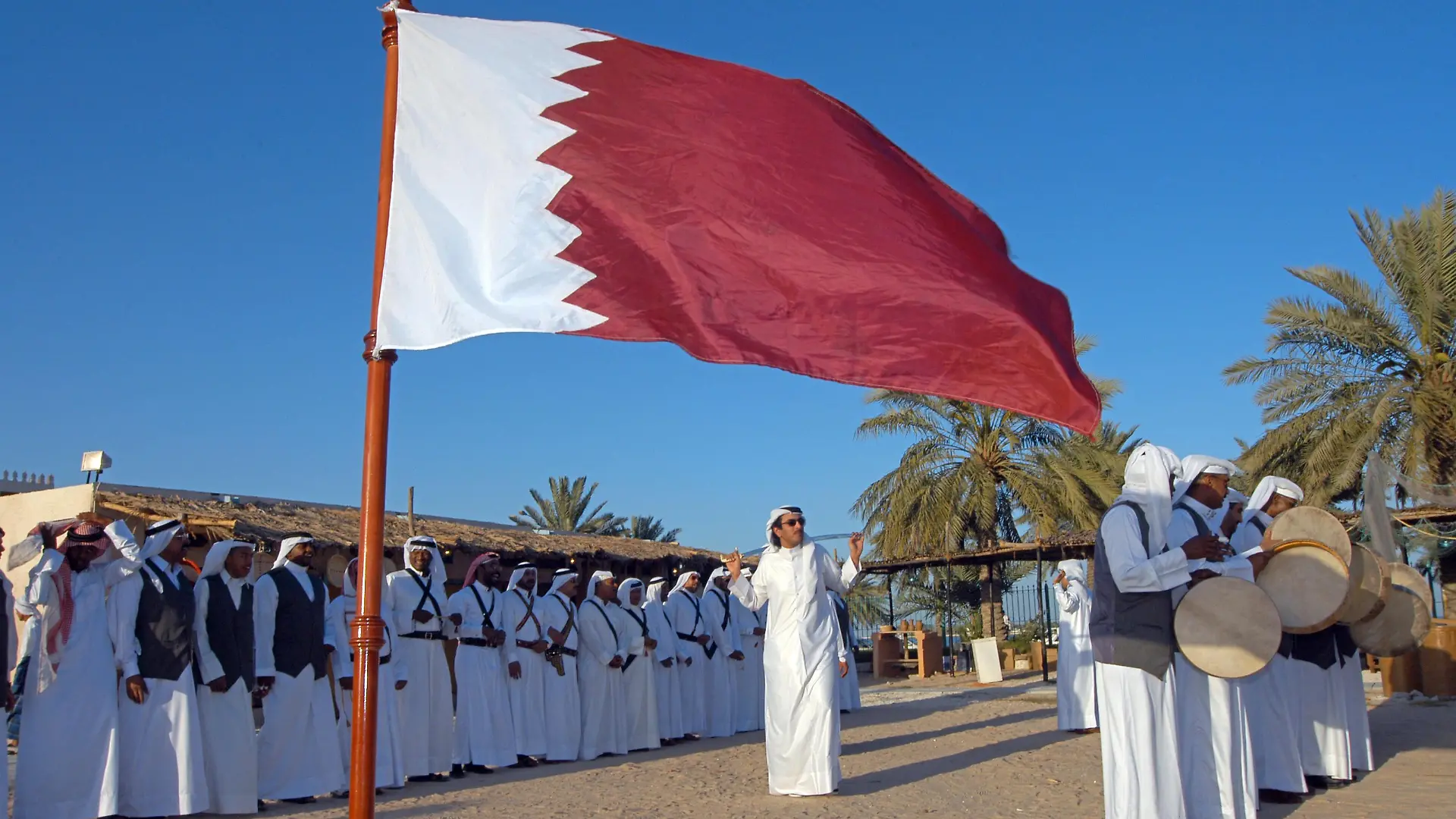 Qatari traditional dance, Doha, Qatar. PUBLICATIONxNOTxINxUAExKSAxQATxLIBxKUWxOMAxBRN Copyright: xSylviexVanxRoey/arabianEyex SV27788