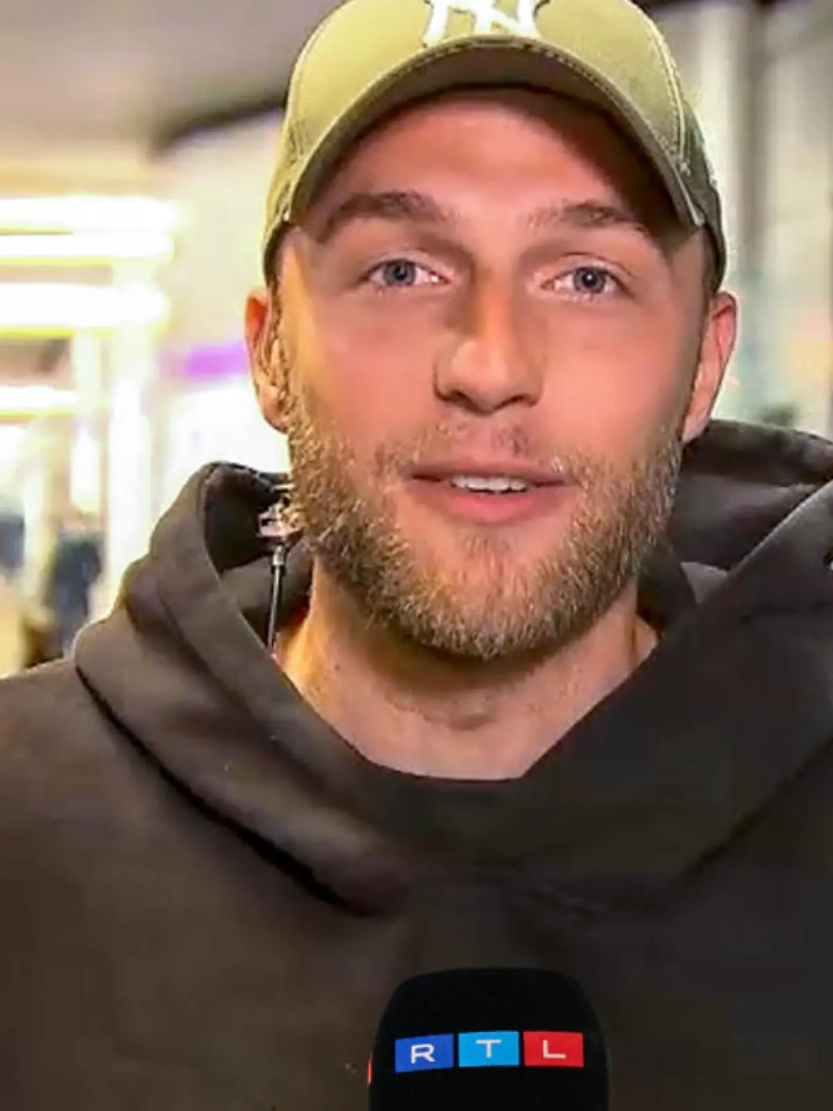 GO WEB filip pavlovic ibes dschungelkoenig ankunft deutschland interview