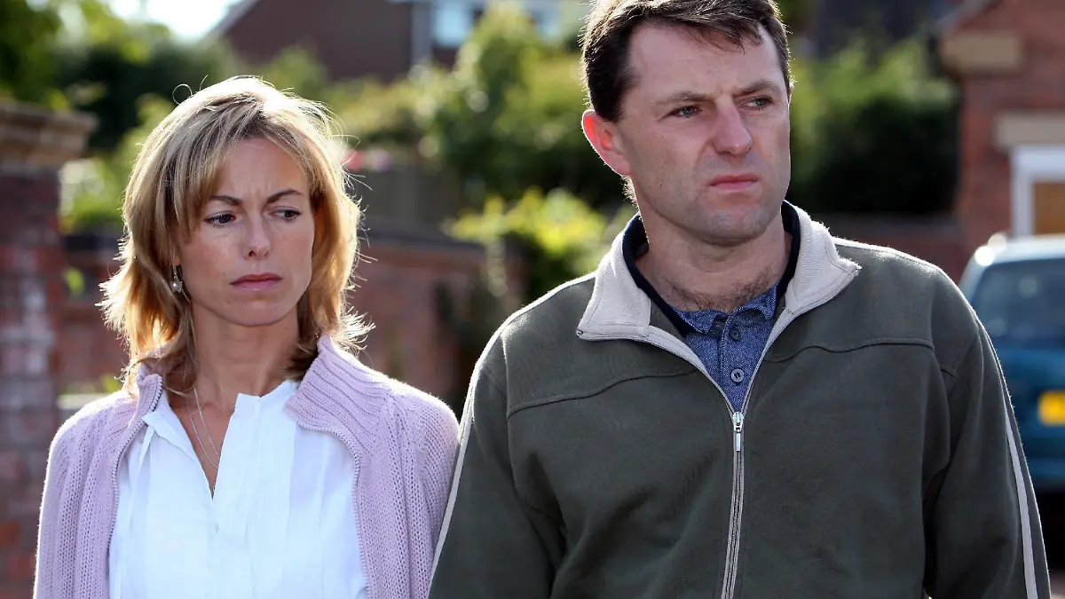 ARCHIV - Kate und Gerry McCann (Archivfoto vom 18.09.2008). Die Eltern der verschwundenen Madeleine verhandeln angeblich mit zwei der größten amerikanischen TV-Stars über ein Exklusivinterview für eine Millionengage. Die Talk-Ladys Oprah Winfrey (53) und Barbara Walters (78) würden sich eine«Bieterschlacht» um Kate und Gerry McCann liefern, berichtete die Zeitung «Daily Mail» am Samstag (26.01.2008). Im Gespräch sei inzwischen mindestens eine Million Pfund (1,35 Millionen Euro). Foto: David Jones +++(c) dpa - Bildfunk+++
