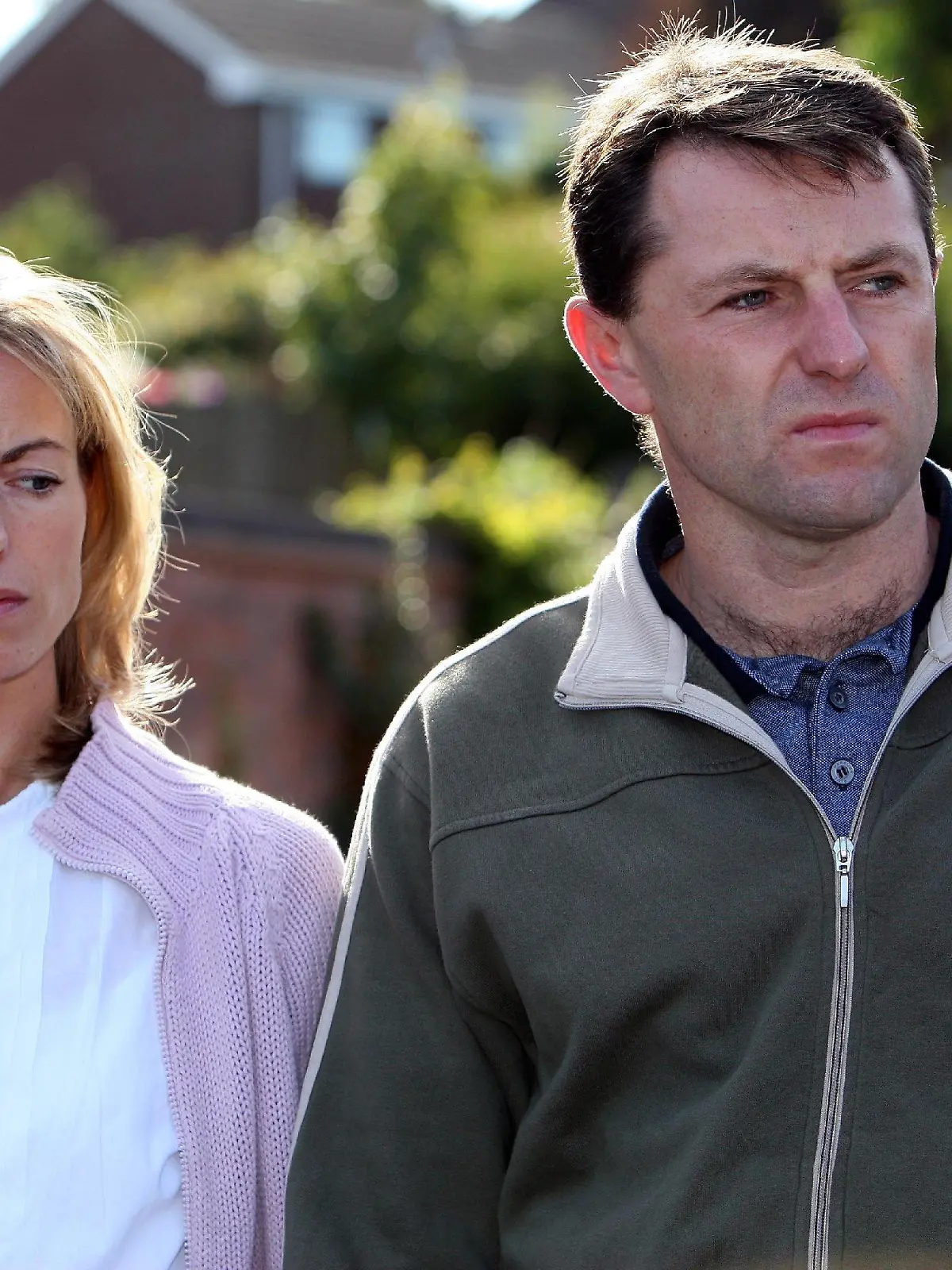 ARCHIV - Kate und Gerry McCann (Archivfoto vom 18.09.2008). Die Eltern der verschwundenen Madeleine verhandeln angeblich mit zwei der größten amerikanischen TV-Stars über ein Exklusivinterview für eine Millionengage. Die Talk-Ladys Oprah Winfrey (53) und Barbara Walters (78) würden sich eine«Bieterschlacht» um Kate und Gerry McCann liefern, berichtete die Zeitung «Daily Mail» am Samstag (26.01.2008). Im Gespräch sei inzwischen mindestens eine Million Pfund (1,35 Millionen Euro). Foto: David Jones +++(c) dpa - Bildfunk+++