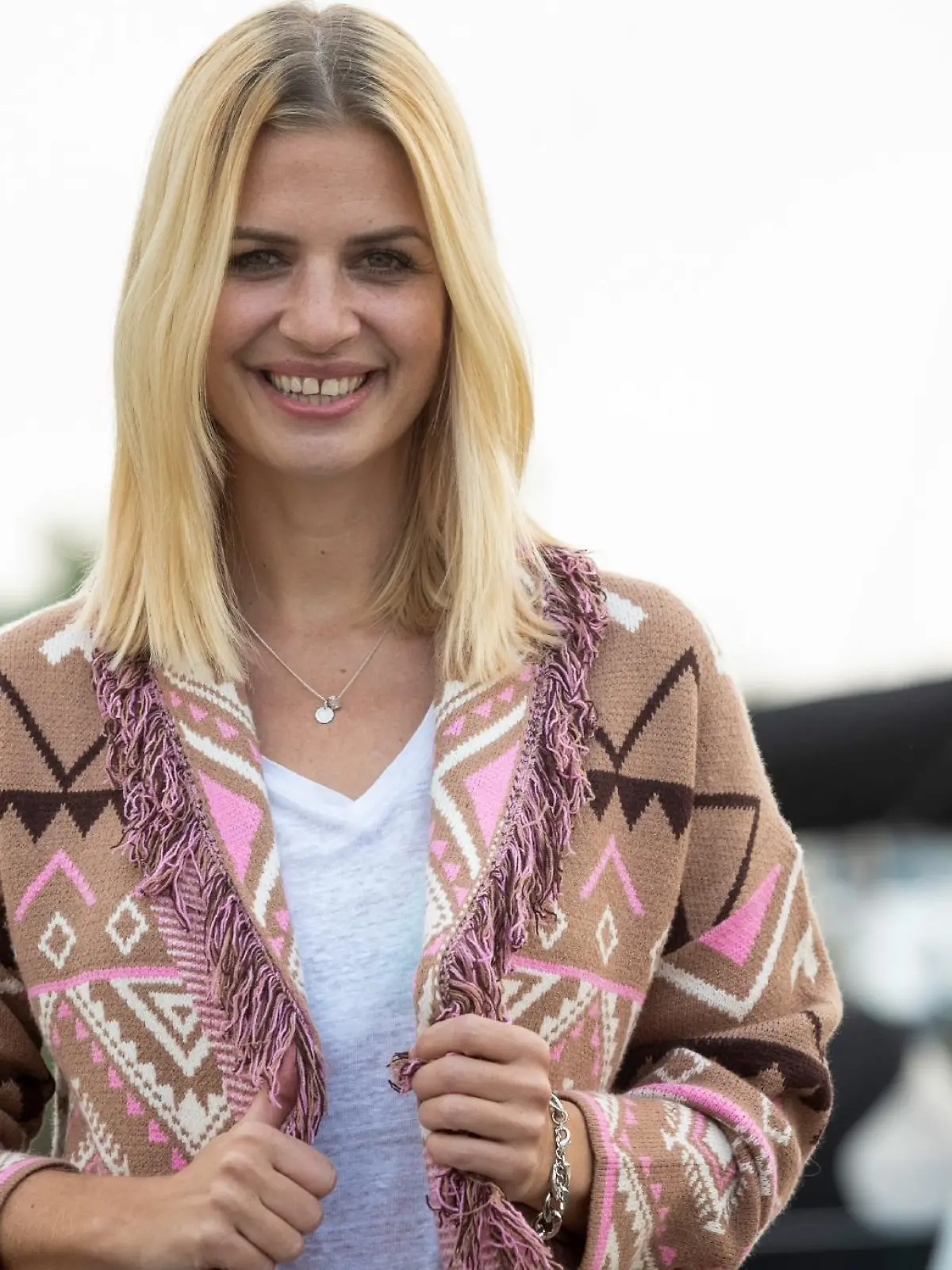 Susan Sideroupolos spielt "Sarah Elsässer"

Die Verwendung des sendungsbezogenen Materials ist nur mit dem Hinweis und Verlinkung auf RTL+ gestattet.