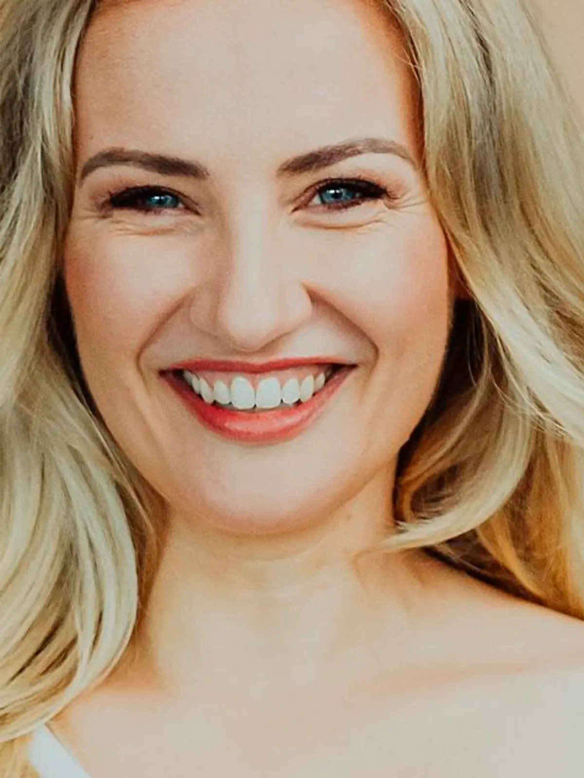 Ania Niedieck spielt "Isabelle Reichenbach"

Die Verwendung des sendungsbezogenen Materials ist nur mit dem Hinweis und Verlinkung auf TVNOW gestattet.