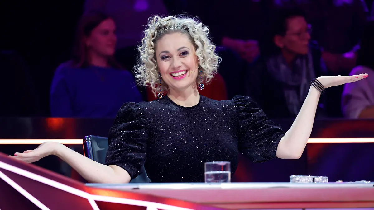  Ruth Moschner in der 3. Live Show der 7. Staffel The Masked Singer 2022 in den MMC Studios Köln-Ossendorf. Köln, 15.10.2022 *** Ruth Moschner in the 3 live show of the 7 season The Masked Singer 2022 in the MMC Studios Cologne Ossendorf Cologne, 15 10 2022 Foto:xT.xSchröerx/xFuturexImage