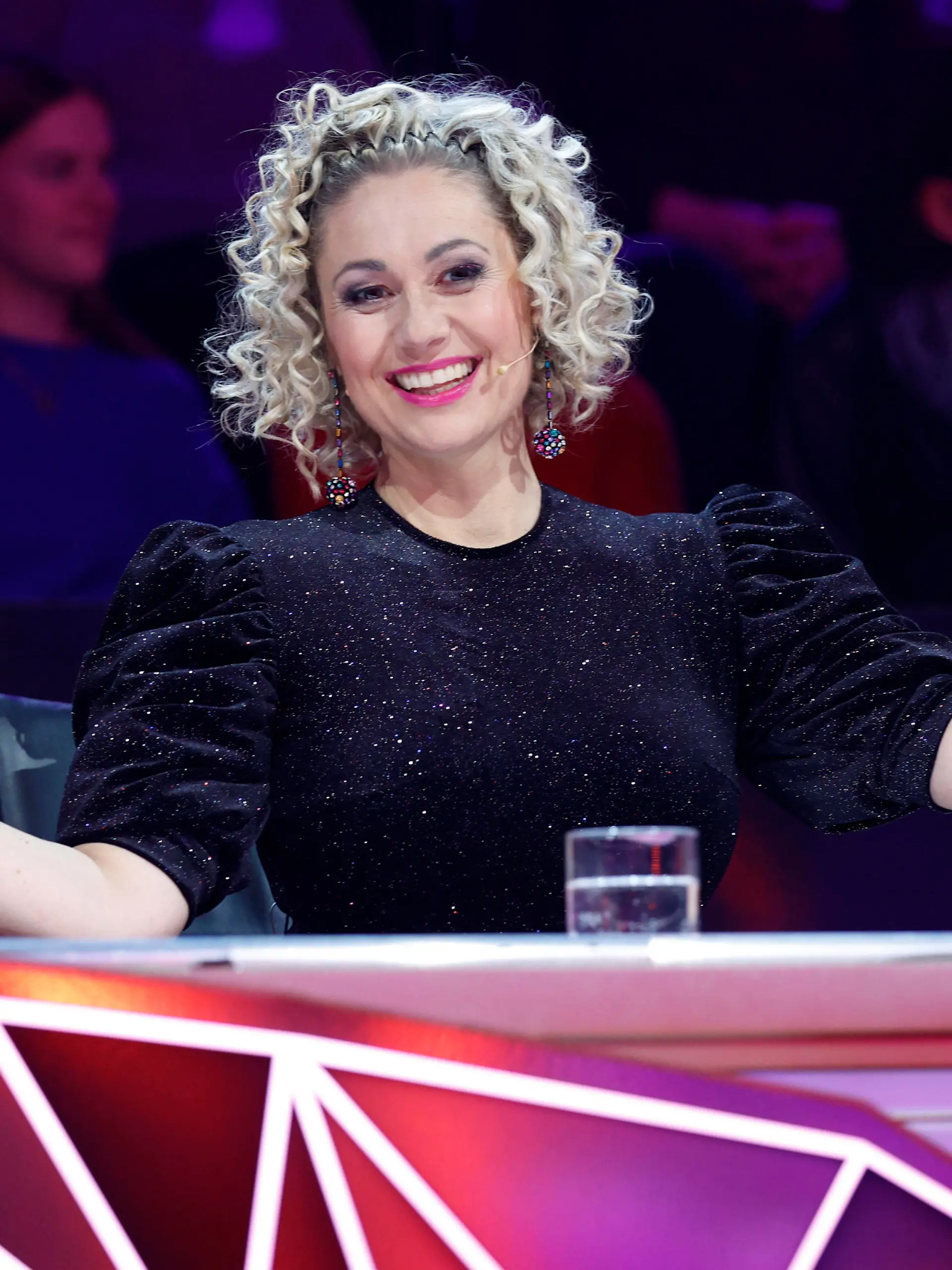 Ruth Moschner in der 3. Live Show der 7. Staffel The Masked Singer 2022 in den MMC Studios Köln-Ossendorf. Köln, 15.10.2022 *** Ruth Moschner in the 3 live show of the 7 season The Masked Singer 2022 in the MMC Studios Cologne Ossendorf Cologne, 15 10 2022 Foto:xT.xSchröerx/xFuturexImage