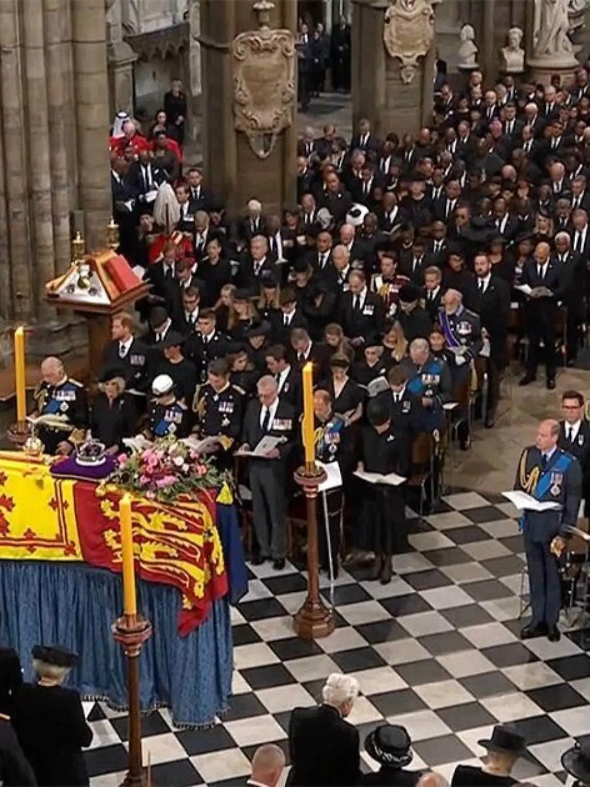 LONDON, UNITED KINGDOM - SEPTEMBER 19: Queen Elizabeth II is laid to rest at in Windsor Castle after a historic state funeral service in Westminster Abbey, London, United Kingdom on September 19, 2022. The queenÄôs coffin was lowered into the Royal Vault at St. GeorgeÄôs Chapel following a committal service which ended with a piperÄôs lament and the national anthem. Zuhal Demirci / Anadolu Agency
