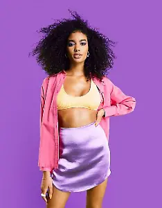 Hochglänzender Minirock aus Satin von Asos Design