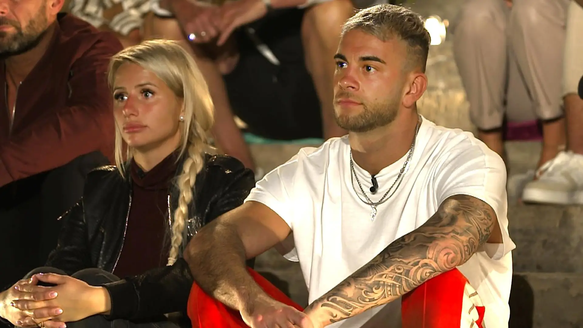 V.l.: Markus Kok, Carina Spack und Serkan Yavuz
Die Verwendung des sendungsbezogenen Materials ist nur mit dem Hinweis und Verlinkung auf RTL+ gestattet.