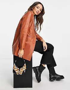 Muubaa – Chi – Lang geschnittener Lederblazer in Hellbraun