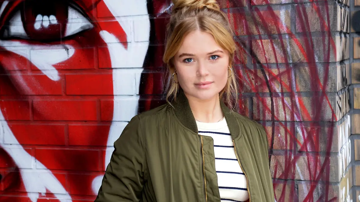 Isabel Hinz spielt die Rolle "Gina Wallenberg"

Die Verwendung des sendungsbezogenen Materials ist nur mit dem Hinweis und Verlinkung auf RTL+ gestattet.