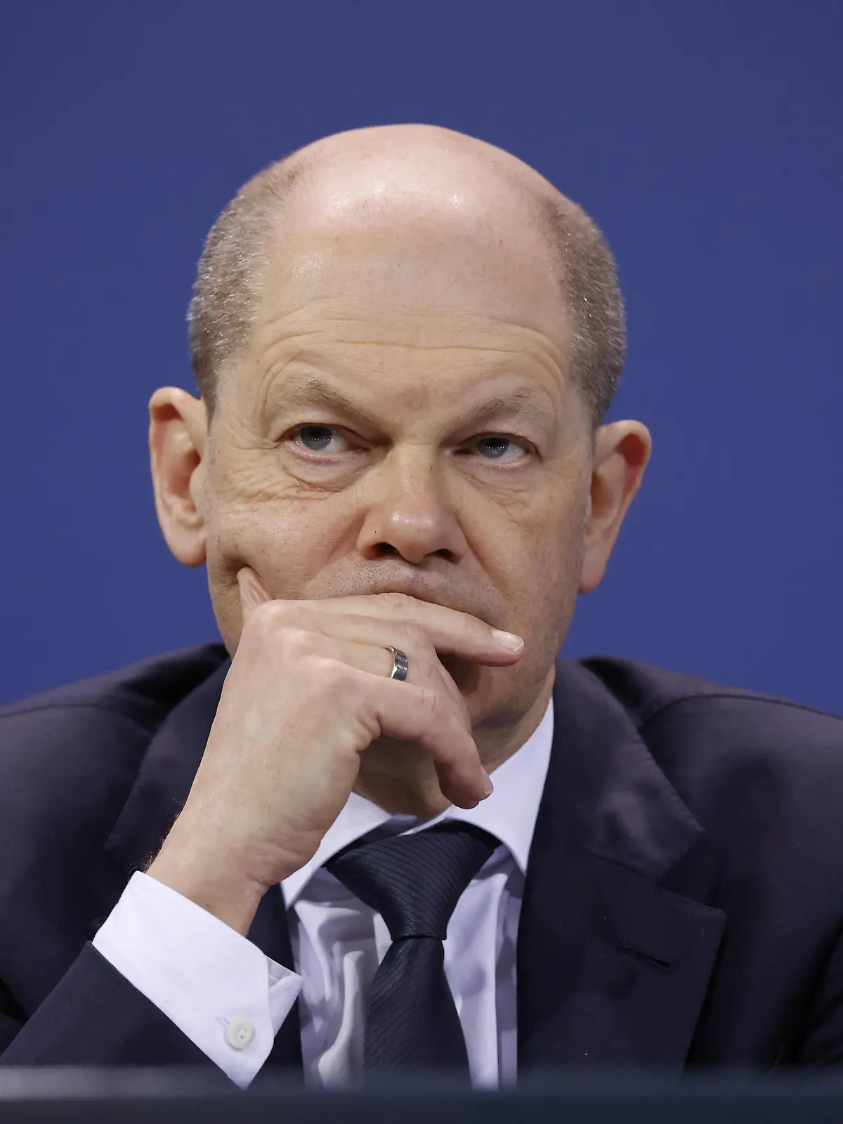Olaf Scholz, Bundeskanzler, Deutschland, Berlin, Bundeskanzleramt, Pressekonferenz von BK Scholz, MP Wüst und der RBMin Giffey im Anschluss an die Beratung mit den Regierungschefinnen und Regierungschefs der Länder *** Olaf Scholz, Chancellor, Germany, Berlin, Federal Chancellery, Press conference of BK Scholz, MP Wüst and RBMin Giffey following the consultation with the heads of government of the federal states. 