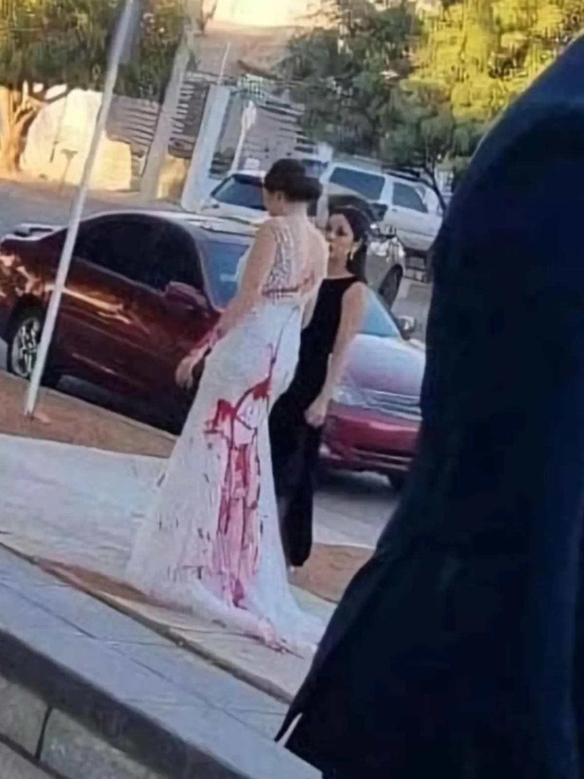 Brautkleid beschmiert