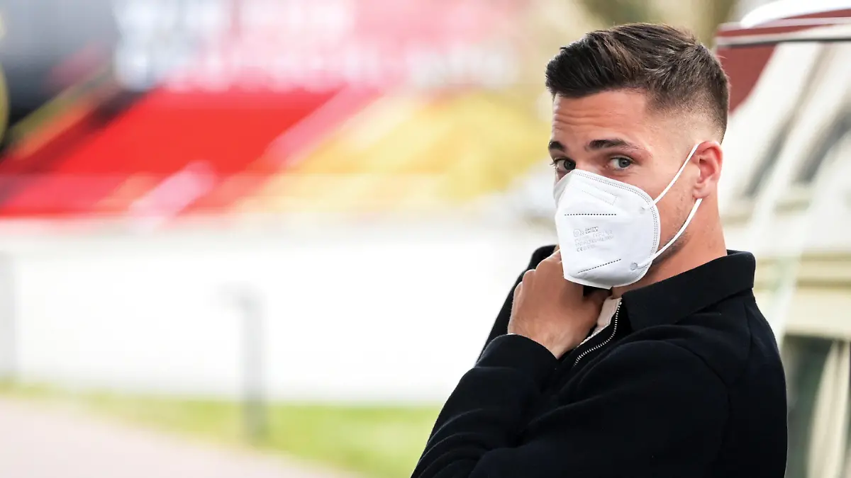 21.03.2022, Hessen, Neu-Isenburg: Fußball: Nationalmannschaft, vor den Länderspielen gegen Israel und die Niederlande, Ankunft der Spieler im Teamhotel. Julian Weigl. Foto: Sebastian Christoph Gollnow/dpa +++ dpa-Bildfunk +++