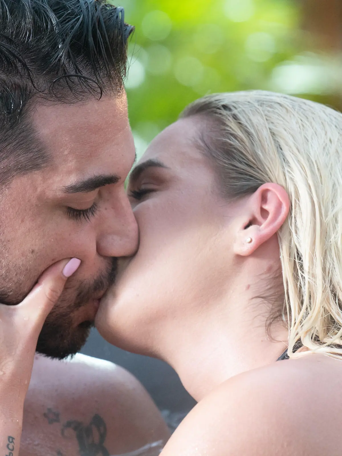 Love Island Date 26