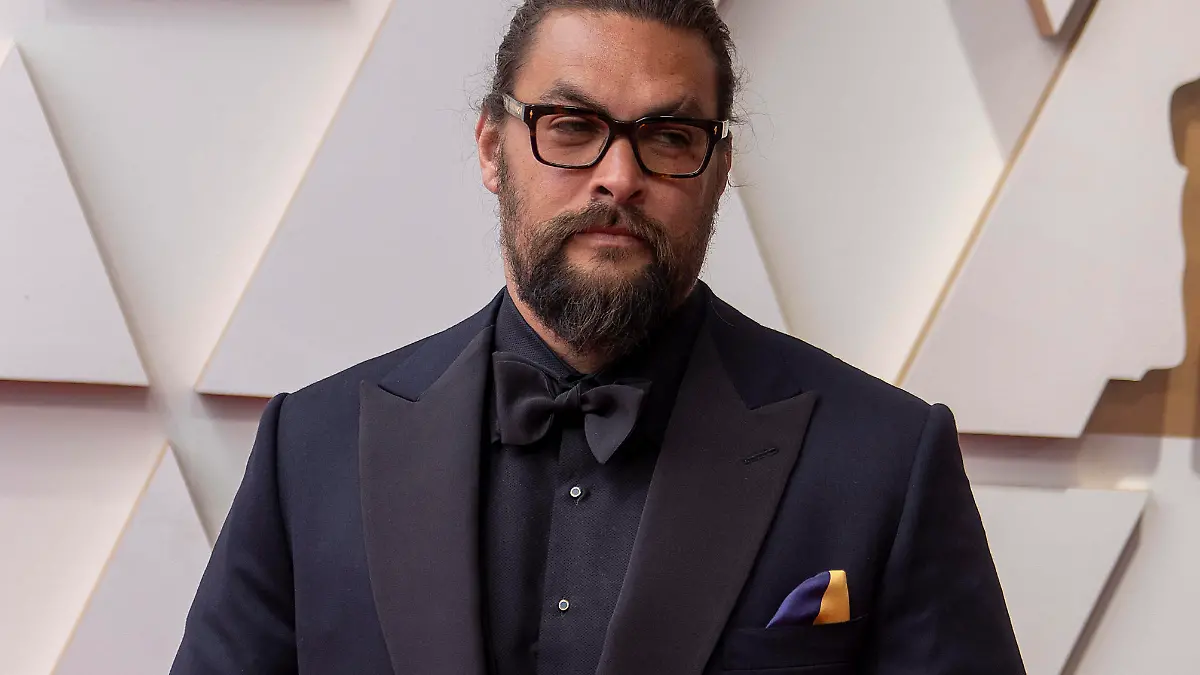  Jason Momoa poses on the red carpet upon arrival at the Oscars at the Dolby Theater in Los Angeles, California, USA, 27 March 2022. EFE / Javier Rojas Academy Oscar Awards ACHTUNG: NUR REDAKTIONELLE NUTZUNG PUBLICATIONxINxGERxSUIxAUTxONLY Copyright: xJavierxRojasx AME6505 20220328-03cc2d1539aa9c6b4b03625330b2542a2d97e27c