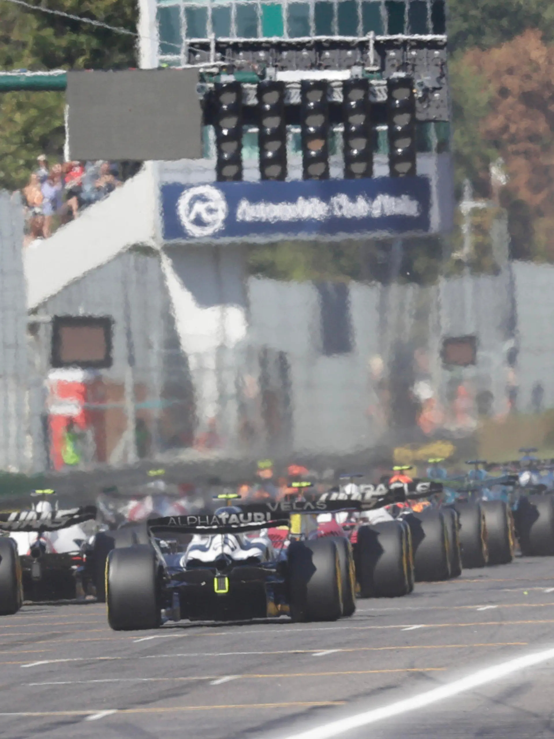 11.09.2022, Italien, Monza: Formel 1: Großer Preis von Italien: Die Fahrer beim Start auf der Rennstrecke. Foto: Ciro De Luca/Reuters POOL/dpa +++ dpa-Bildfunk +++