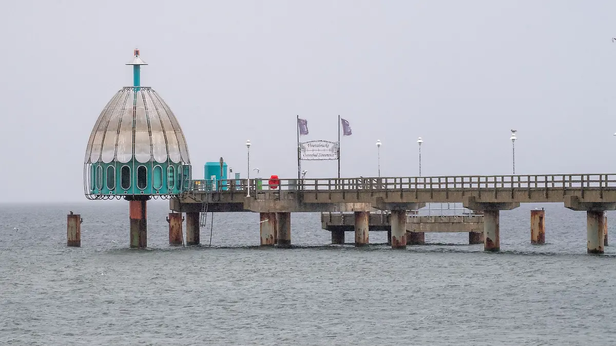 Die Seebrücke des Seebades Zinnowitz auf der Insel Usedom.