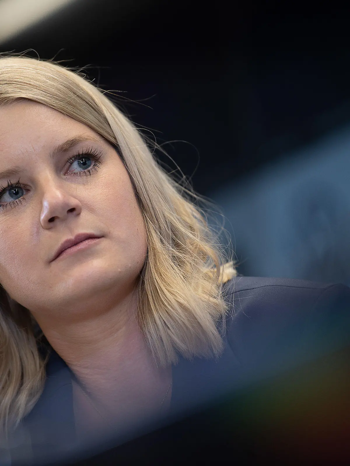 20.09.2022, Hessen, Frankfurt/Main: Fußball: Nationalmannschaft, Deutschland, Nations League, vor den Spielen gegen Ungarn und England, Pressekonferenz, DFB-Campus: Franziska Wülle, Pressesprecherin Deutsche Fußball-Nationalmannschaft der Männer. Foto: Sebastian Gollnow/dpa - WICHTIGER HINWEIS: Gemäß den Vorgaben der DFL Deutsche Fußball Liga bzw. des DFB Deutscher Fußball-Bund ist es untersagt, in dem Stadion und/oder vom Spiel angefertigte Fotoaufnahmen in Form von Sequenzbildern und/oder videoähnlichen Fotostrecken zu verwerten bzw. verwerten zu lassen. +++ dpa-Bildfunk +++
