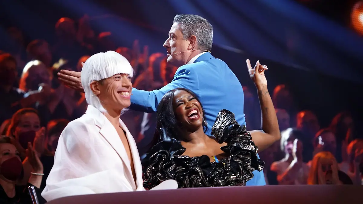 Die Jury: Jorge González (l.), Motsi Mabuse und Joachim Llambi.
Die Verwendung des sendungsbezogenen Materials ist nur mit dem Hinweis und Verlinkung auf RTL+ gestattet.